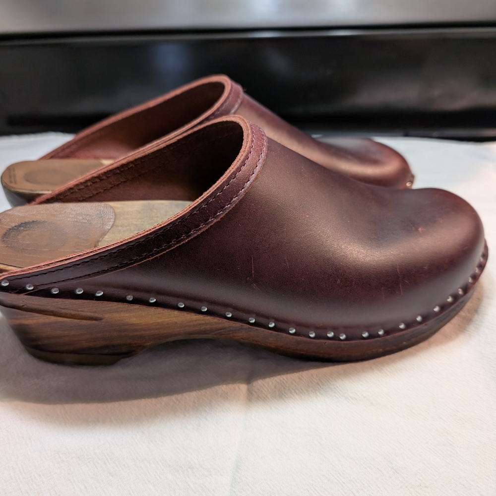 Burgundy/Oxblood Troentorp Clogs Sz. 39